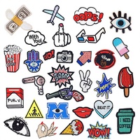 Badge rectangulaire personnalisé en feutre non tissé brodé en 3D, thermocollant ou à coudre, avec motif rose, pour vêtements, sacs et chapeaux