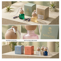 Série de désodorisants pour voiture avec décoration pendentif présentant des parfums frais et élégants parfums uniques et un arôme durable.