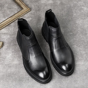 Bottes de travail formelles de bureau imperméables en cuir véritable rétro faites à la main de style simple avec embout en acier pour l'hiver, respirantes - Product Image 3