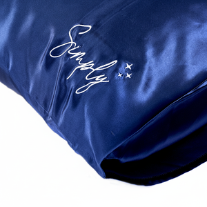 ปลอกหมอนผ้าซาตินโพลีเอสเตอร์100% สีน้ำเงินเข้มสำหรับผมและผิวหนังปักโลโก้ตามสั่ง - Product Image 1