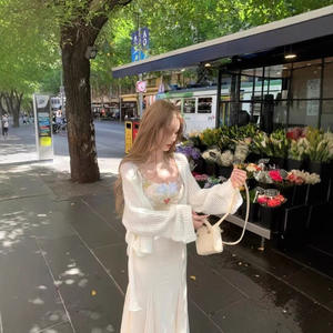 Vestido de Noche Largo de Malla con Encaje, Estampado Floral, Cuello Halter, Ajuste Delgado, Transpirable, Cintura Natural, Estilo Vintage para Mujer - Product Image 3