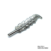 Badges métalliques personnalisés antioxydants avec estampage en relief, motif ailes de pilote, pour costume