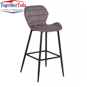 Tabourets de bar hauts de luxe confortables à pieds métalliques, style vintage, finition peinture artisanale, trépied, pour usage commercial, maison, café, comptoir - Product Image 3