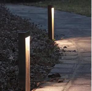 โคมไฟตกแต่งภายนอกสไตล์อาร์ตเดโค ทำจากโลหะคอร์เทนสีสนิม ผิวสัมผัสธรรมชาติ กันน้ำ ใช้หลอดไฟ LED แบบตั้งพื้น ปรับขนาดได้ตามต้องการ - Product Image 1