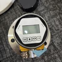 Transmetteur de niveau sans contact IoT 76-81 GHz pour la surveillance à distance des niveaux dans les silos de moulin à céréales, les silos à grains et les réservoirs de poudre de ciment