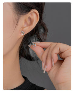 Серьги-гвоздики в форме кошки - Product Image 6