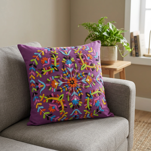 Housse de coussin carrée colorée Suzani brodée à la main pour taie d'oreiller violette avec des techniques innovantes - Product Image 3