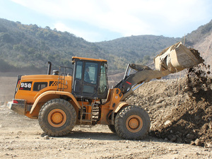 Vente Flash : Chargeuse sur pneus SYL956H 5 tonnes avec godet de 4,5 m³ pour chantier de construction - Product Image 3