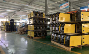 Machine à <span class=keywords><strong>souder</strong></span> MIG sur roues 200A 220V, contrôle synergique, compatible aluminium et acier, certifiée CE pour les travaux de soudage exigeants - Product Image 6