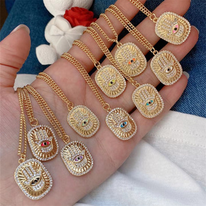 Collana di Alta Qualità Placcata in Oro 18K con Ciondolo Mano di Hamsa Smaltata e Occhi Colorati Contro il Malocchio, Gioiello Protettivo per Donne, Novità - Product Image 5
