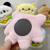 Vente en gros d'aimants de réfrigérateur en peluche en forme de hamburger de dessin animé de 9 cm, design multi-personnages, aimant en peluche doux pour la décoration de la cuisine