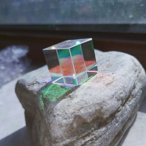 Prisma de <span class=keywords><strong>cubo</strong></span> multicolor de 50 mm para decoración, luz decorativa, experimentos de <span class=keywords><strong>Arte</strong></span> y Ciencia - Product Image 1