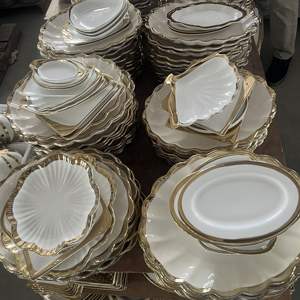 2026 Vente en Gros Vaisselle en <span class=keywords><strong>Porcelaine</strong></span> Céramique Assiettes Dorées Divers Motifs Emballage Tailles Mixtes Bols et Plats Destockage par Tonnes - Product Image 5
