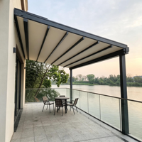 Toldo Retráctil Motorizado con Luces LED Integradas, Pérgola de Aluminio para Terraza de Restaurante en la Orilla del Mar
