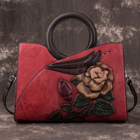 Nouveau Style Vintage véritable cuir de vachette femmes sac à bandoulière en relief à la main motif géométrique fermeture éclair pour l'automne
