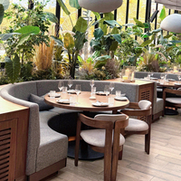 Sièges de restaurant commerciaux personnalisés JEILI avec tables en bois modernes et chaises rembourrées pour les projets hôteliers