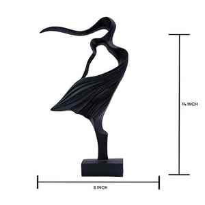 Sculpture abstraite moderne en résine noire inspirée des mouvements gracieux de la danse, forme artistique fluide, parfaite pour la décoration intérieure de luxe. - Product Image 3