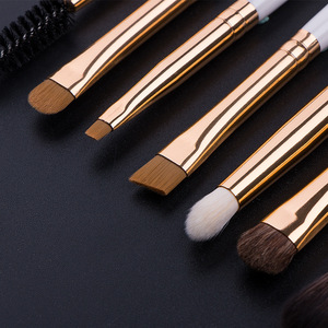 Pinceaux de <span class=keywords><strong>maquillage</strong></span> pour les yeux de style européen, luxueux et populaires, 11 pièces, poils synthétiques, manche en bois, ensemble de pinceaux pour le <span class=keywords><strong>maquillage</strong></span> des yeux, vente en gros en usine - Product Image 2