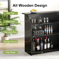 Meuble bar en bois en forme de L avec rangement intégré, casier à vin multi-compartiments et supports à verres, idéal pour usage domestique et commercial