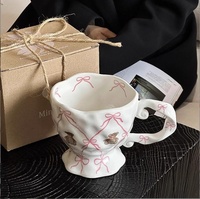 Tasse à café de l'après-midi originale en céramique rose avec motif d'ours peint à la main, design créatif, 400 ml, compatible lave-vaisselle et micro-ondes