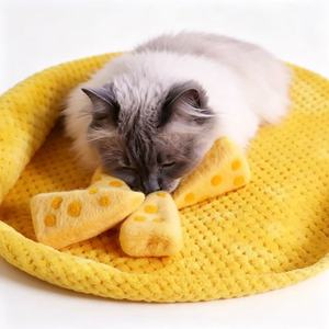 Jouet pour <span class=keywords><strong>chat</strong></span> en feutre de laine biologique en forme de <span class=keywords><strong>fromage</strong></span>, non toxique, fait main, rempli de catnip naturel, jouet interactif amusant pour animaux de compagnie - Product Image 5
