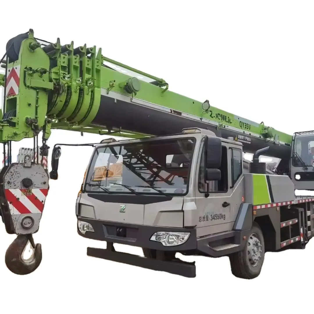 Zoomlion 30 Ton Hydraulic Truck Crane Ztc300e451 with Weichai Engine and 4 Section Main Booms