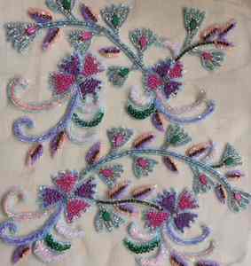 Tissu en dentelle perlée ornée de motifs élégants, parfait pour les panneaux Lehenga et la personnalisation de la jupe ethnique - Product Image 1