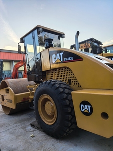 รถบดอัดดินแบบสั่นสะเทือน Cat CS683E CS56B มือสองคุณภาพสูง เครื่องยนต์ดีเซล ปั๊มเดี่ยว ดรัมเดี่ยว สำหรับงานก่อสร้าง มาตรฐาน CE EPA - Product Image 3