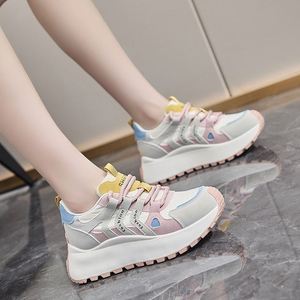 Baskets Chunky Dad pour femmes 2026 |   Chaussures de course tendance style coréen à plateforme |   Chaussures de sport à semelle épaisse augmentant la taille - Product Image 3