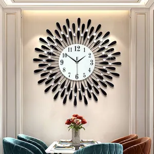 Grande horloge murale créative en métal cristal Mouvement à quartz Salle décorative Art Fashion Needle Display