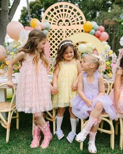 Chaise d'enfant en rotin artisanale écologique, mobilier en osier naturel fait main pour la décoration d'événements d'anniversaire pour enfants - Product Image 5