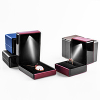 Lampe à LED rouge avec logo personnalisé de haute qualité à l'intérieur de la boîte Ensemble de bijoux collier Paquet Prix d'usine Coffrets cadeaux de mariage fantaisie