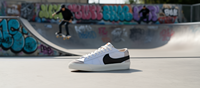 Chaussures de skate pour hommes Blazer Low '77 Jumbo blanches et noires à lacets, avec embout en cuir véritable, semelle intermédiaire en EVA et semelle extérieure en caoutchouc