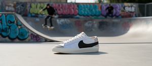 <span class=keywords><strong>Nike</strong></span> Blazer Low '77 Jumbo pour homme, chaussures de skateboard blanches <span class=keywords><strong>et</strong></span> noires à lacets, en cuir véritable, bout rond - Product Image 2