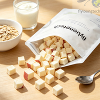 Gefreeze-droogde appelblokjes in kleine verpakkingen, knapperige FD appelblokjes, gezonde kant-en-klare gevriesdroogde fruitsnack
