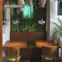 Ensembles de meubles de restaurant BFP, table et chaises en bois pour projets personnalisés à usage commercial