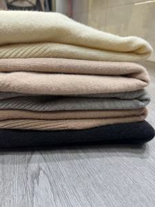 Herbst-Winter Damen-Pullover Flauschiger Gerippter Rollkragenpullover Locker Geschnitten mit Überschnittener Schulter und Weiten Ärmeln Gerippte Bündchen Kuschelig Weich - Product Image 6
