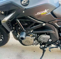Motocicleta QJ1MOTOR SRK600 de 600cc, Cuatro Cilindros en Línea, Refrigerada por Agua, Estilo Naked, Inyección Electrónica Marelli, ABS, TCS, Potente, Duradera y de Lujo