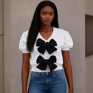 เสื้อสเวตเตอร์ถักคอวีแขนสั้นผูกโบว์คู่สีพื้นแฟชั่นสำหรับผู้หญิงรุ่นใหม่ - Product Image 1