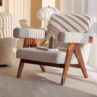 Fauteuil d'appoint nordique en tissu capitonné, structure en bois massif, confort unique, mobilier de détente pour l'espace domestique