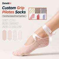 Chaussettes de Pilates pour femmes ZONEKKI, qualité luxe, en dentelle, douces, tricotées, roses, antidérapantes, avec logo.