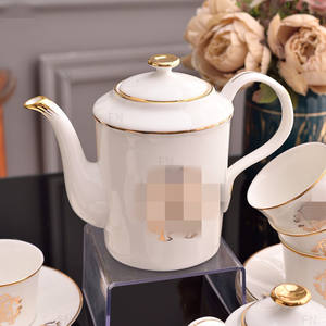 Service à thé de luxe en céramique de Phnom Penh, tasses et soucoupes, ensemble de tasses à café en porcelaine nordique avec bord doré - Product Image 3