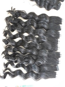 Bande de cheveux humains bruts Paquets de cheveux bouclés bruts Cuticule bouclée profonde alignée Paquets de cheveux bouclés bruts non traités - Product Image 6