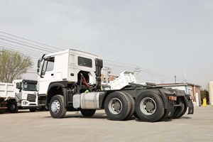 Chasis de Camión Pesado Howo Blanco 6x4, Unidad Tractora de Plataforma Plana con 1 Año de Garantía para Transporte de Maquinaria de Construcción - Product Image 2