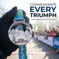 Médaille de finisseur de course à pied en alliage de zinc personnalisée, en relief 3D, argent antique, médaille de récompense sportive pour marathon et cross-country