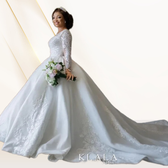 New Elegant Women Wedding Dress Pure White Lace Bridal Wedding Gown with Tail