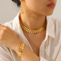 Ensemble de bijoux H&C en or 18 carats martelé, collier, bracelet et boucles d'oreilles bohèmes en acier inoxydable, bijoux pour femmes pour les vacances à la Méditerranée