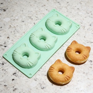Molde de Silicona para Hornear en Forma de Oso 3D, Reutilizable, con 6 Cavidades para Donuts, Bandeja para Hornear Mini Pasteles - Product Image 4