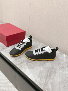 Baskets basses en maille blanche avec accents rouges et noirs, chaussures de sport à lacets pour hommes et femmes - Product Image 3