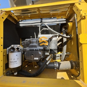 รถขุดไฮดรอลิกแบบตีนตะขาบ โคมัตสึ PC200 ขนาด 20 ตัน ใช้ในสถานที่ก่อสร้างจากประเทศญี่ปุ่น - Product Image 4